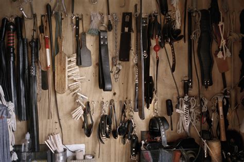 LEASHED GIRLS' SAGA: NIGERIANS REJECT THE BDSM LIFESTYLE ...