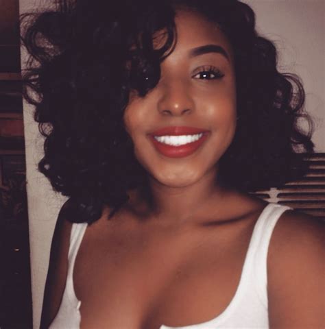 Red lips Curly Bob and Sharp Eyebrows | Curly hair styles, Curly bob, Eyebrows