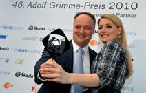 Am freitag war in der „heute show mit moderator oliver welkte der ungarische ministerpräsidenten viktor orbán als „gulasch mit ohren bezeichnet worden. ZDF Jahrbuch 2010 - Lachen lohnt sich