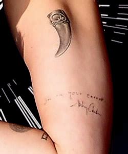 Do you want to enjoy your birthday with the suitable flower centerpiece? Miley Cyrus' "I'm In Your Corner" Johnny Cash Tattoo on ...