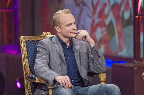 Jednym z najmocniejszych punktów magdy jest opis płomiennego romansu słynnej specjalistki od gotowania i młodszego o 19 lat piotra adamczyka. Szymon Majewski Show: Podwójna Magda Gessler, Piotr ...