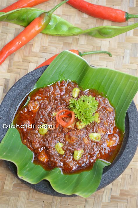 Setelah agak dingin, blender semuanya beserta minyaknya, gula merah dan terasi. Sambal Terasi Matang : Resep Sambal terasi kemangi oleh ...