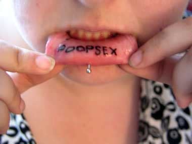 This differs from one person to the other though. Many Tips to Get Cool Inner Lip Tattoos | Best Tattoo Pictures