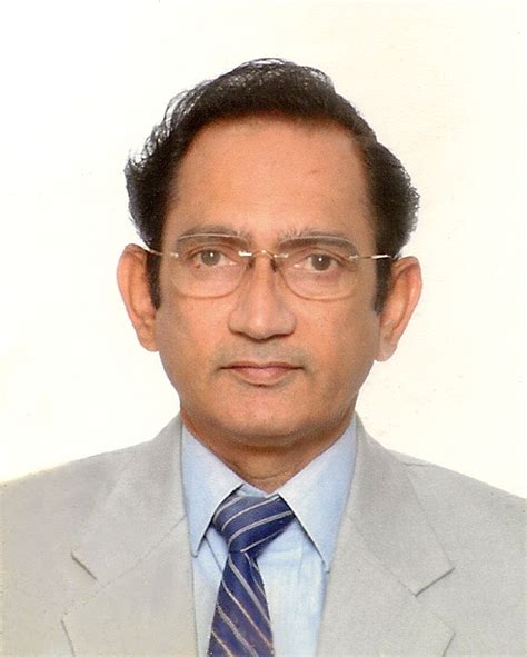 The iic at uem kolkata is guided by prof (dr) rajiv ganguly. Chancellor