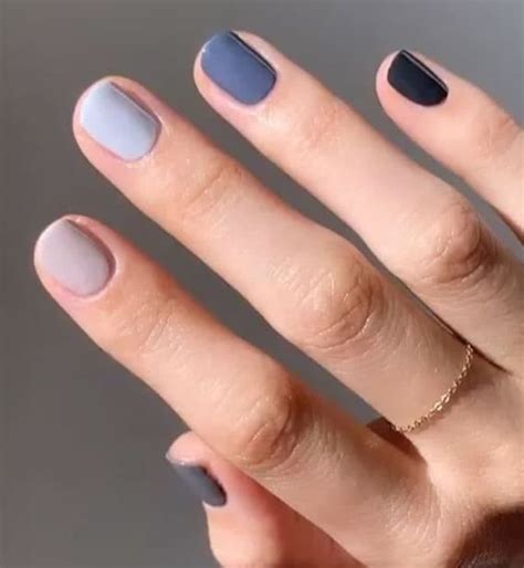 Este diseño de uñas simula el tejido de un sueter, aqui los pasos. Uñas de moda 2021 tendencias en diseños y colores