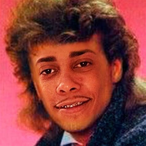 Ele nunca te deixa em segundo plano | twuko. MC POZE DO RODO - ANOS 80 by Maurin71 | Free Listening on ...