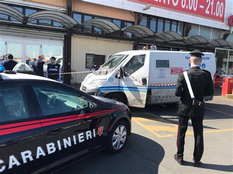 Il video è stato registrato nel server genova ful. Assalto furgone portavalori a Roma sulla via Aurelia ...