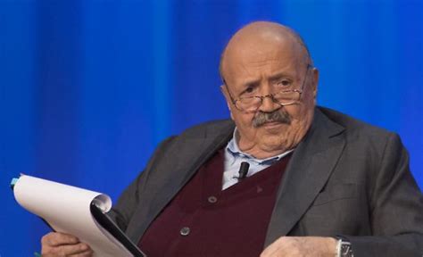 He brings it back the messenger. Amici 18: Maurizio Costanzo incidente diplomatico, svela ...