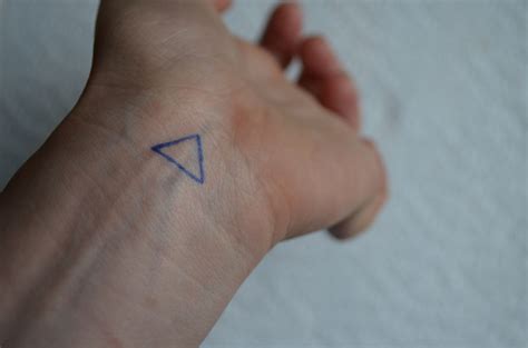 Once the majority of the tattoo is removed, wash the area with warm water and pat dry with a towel. How To Remove A Tattoo By Yourself - Wiki Tattoo