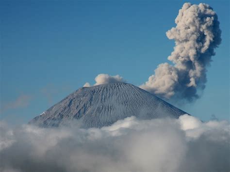 Maybe you would like to learn more about one of these? Fakta-fakta Tentang Gunung Berapi | Yes Outdoor - Semua ...