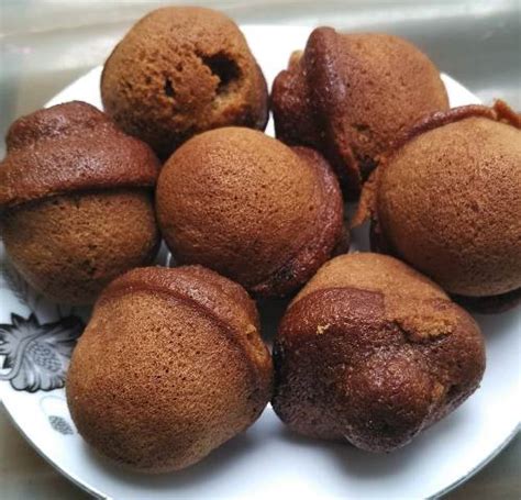 Kue bolu might be steamed or baked. Kue Tradisonal Mandar Bolu Paranggi & Cara Pembuatannya