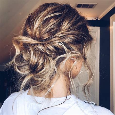 For men, medium length hairstyles can flaunt a healthy head of hair. What hairstyles are best for wide/broad shoulders? - Hair Adviser