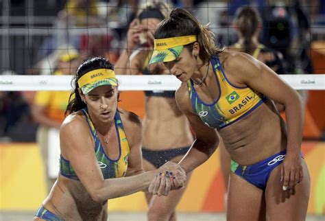 Imagens de vôlei vôlei tumblr menina esportista esportes papeis de parede pirulito chocolate apaixonado vôlei de praia quarto de voleibol. Ágatha e Bárbara não resistem à força da Alemanha e ficam ...