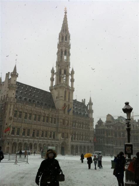 Près d'une semaine que son arrivée avait été annoncée, pourtant la neige a encore provoqué de nombreux accidents, bouchons, retards et autres sorties de route un peu partout ces mardi et mercredi en belgique. DIASH International - Belgique: mardi 12 mars 2013 ...