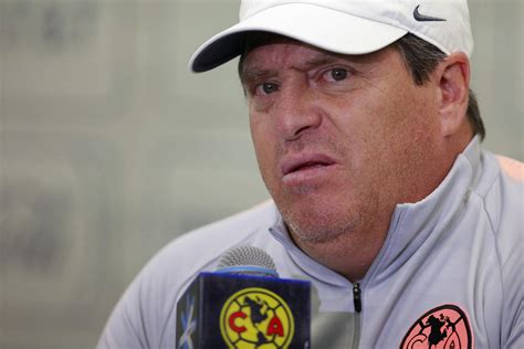 Herrera, miguelmiguel ernesto herrera aguirre. Cuando Miguel Herrera soñaba con jugar en Cruz Azul, El ...