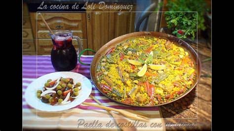 En una cazuela amplia calentamos 3 o 4 cucharadas de aceite de oliva y doramos la costilla por todos sus lados, en. Paella de costillas con verduras - La Cocina de loli ...