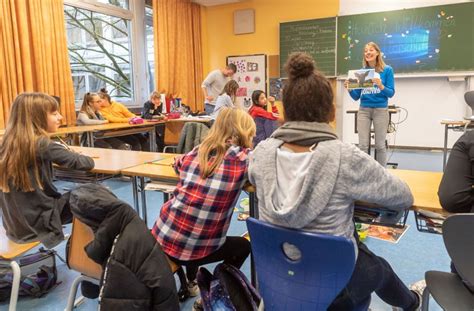 Der freistaat bayern gehört zu den von der pandemie besonders betroffenen deutschen bundesländern. Corona-Beschränkungen: Bayern: Bis Mitte Juni alle Schüler ...