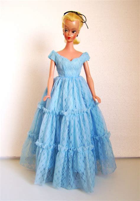 Schnittmuster in orgnialgröße ausdrucken, ausschneiden und losnähen. Barbie Kleidung Barbie Schnittmuster Zum Ausdrucken Kostenlos