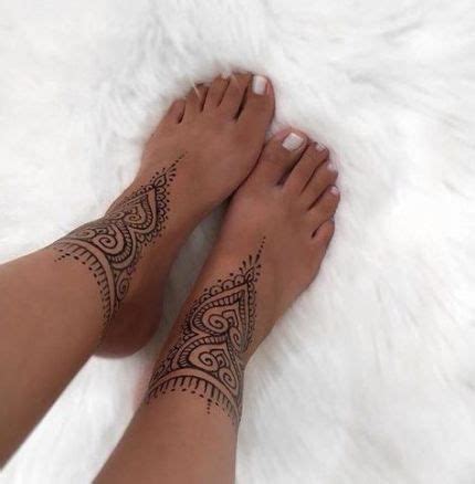 The courage stencil gracefully combines both floral and geometric shapes into a fresh take on a traditional style of bracelet henna design. Super tattoo ankle bracelet for women tatoo 53+ ideas ...