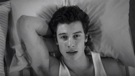 Shawn mendes weighs 180 lbs (82 kg). Shawn Mendes' Body Measurements Including Height, Weight, Shoe Size - Hollywood Measurement