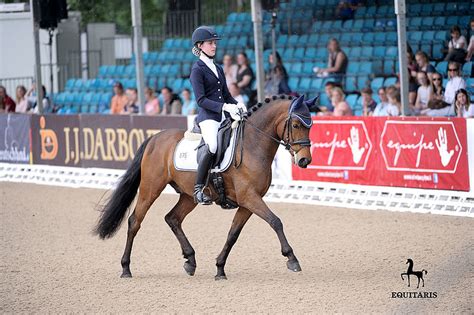 Der kleine sunnyboy we und seine reiterin shona benner gewinnen mit 74.955% die cdi pony prüfung in lier! Sopot/POL: Goldschleife für Shona Benner