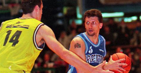 La selección argentina de básquet cayó ante españa y definirá su suerte ante japón. Feriar y el Mundial de Basquet Argentina 1990 - Canal ...