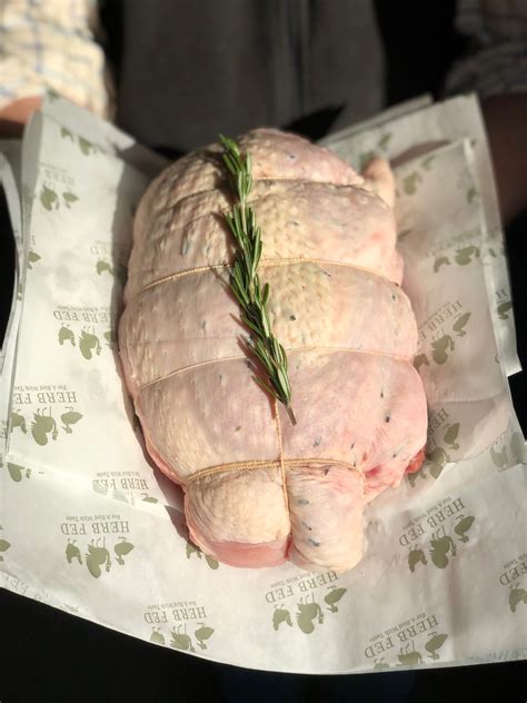 Six steps to cooking a boned and rolled turkey. Cooking Boned And Rolled Turkey / Herb Fed Frozen Boned ...