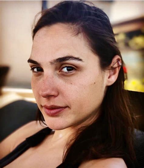 The difference in the picture above is apparent, gal gadot without makeup looks completely different, but maybe refreshingly so. Pin on Beauty