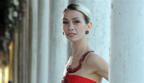 Eleonora abbagnato began her dance training in 1990 at the formation à l'académie princesse grâce in monaco and then. Eleonora Abbagnato dopo Amici: addio alla danza? La ...