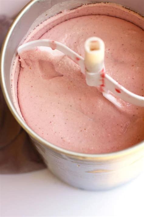 Churn in 1 cup of chocolate chips or chocolate chunks into the ice cream once it thickens. How To Make Homemade Ice Cream In An Electric Ice Cream ...