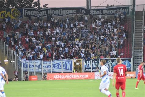 Widzewtomy widzew lodz supporters fans rts ruch chorzow hks elana torun stal rzeszow jagiellonia bialystok doping ultras hooligans hools badboys chuligani fanatycy polish polscy awantura. Widzew Lodz Hooligans : Wisla Krakow Ruch Chorzow Widzew ...