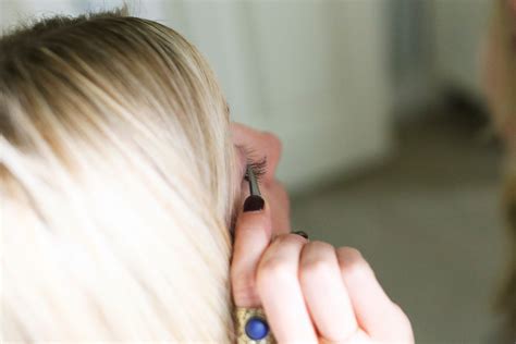 Trying to remove the extensions yourself. HOW TO APPLY EYELASH EXTENSIONS YOURSELF | Elle Apparel | Bloglovin'