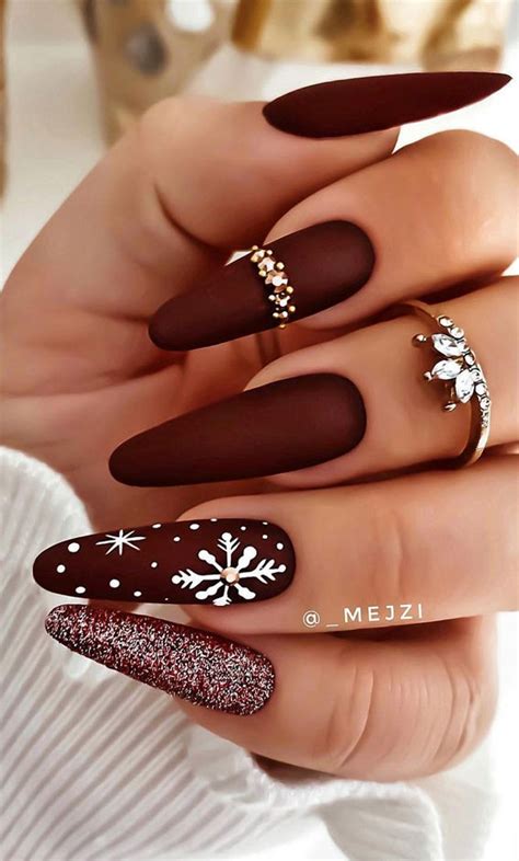 There are many options for short nails. 25+ Christmas Nails 2020 : Dark Red Christmas Nails