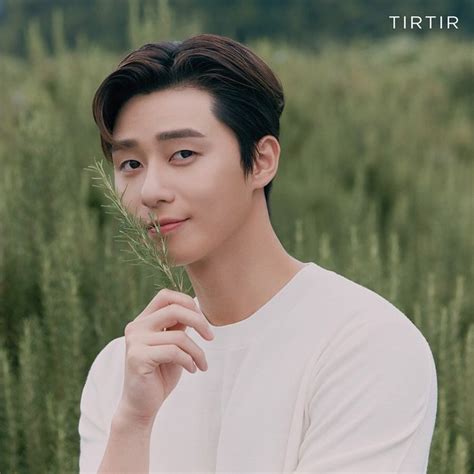 Though there have rumors in the media and gossips among his fans that he is dating someone, he has always denied all such speculations. (21) Park Seo Joon 🌎 박서준 (@allaboutPSJ) / ทวิตเตอร์ in ...