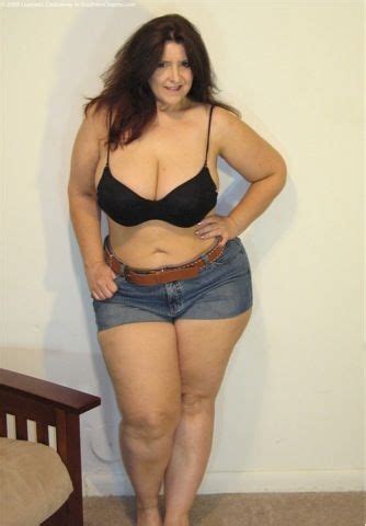 Plump for a person means a bit larger than average but not extremely fat. Short chubby woman - Nude photos