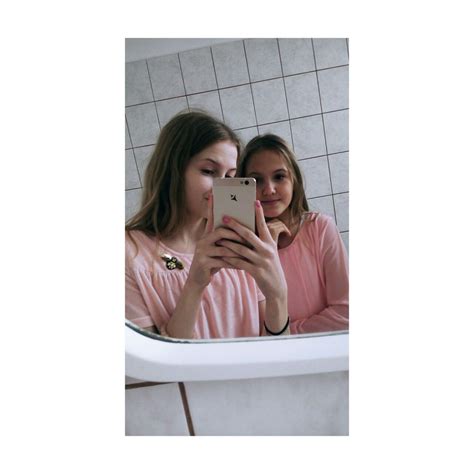 Pin by Olivia ? on Selfie mirror | Mirror selfie, Selfie ...