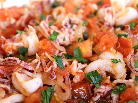 Drizzle apple and horseradish dressing over oysters for a sophisticated seafood starter to share. Italian Seafood Christmas Dinner / Pin by Melilotus Albus ...