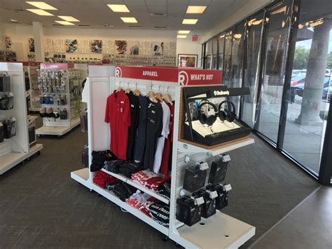 Fort Worth-based RadioShack powers back up with futuristic new store ...