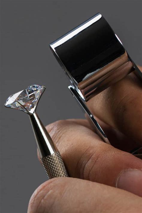 Read on to learn more about how much you can make by selling a diamond ring. How Much Do Pawn Shops Pay for Diamond Rings?