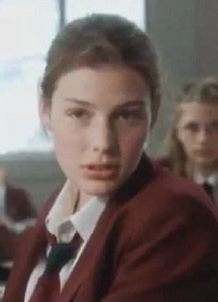 Piper perabo, jessica paré, mischa barton, jackie burroughs, mimi kuzyk, graham greene, emily vancamp, amy stewart, caroline dhavernas. Mad Men stars BEFORE they were famous: A schoolgirl ...