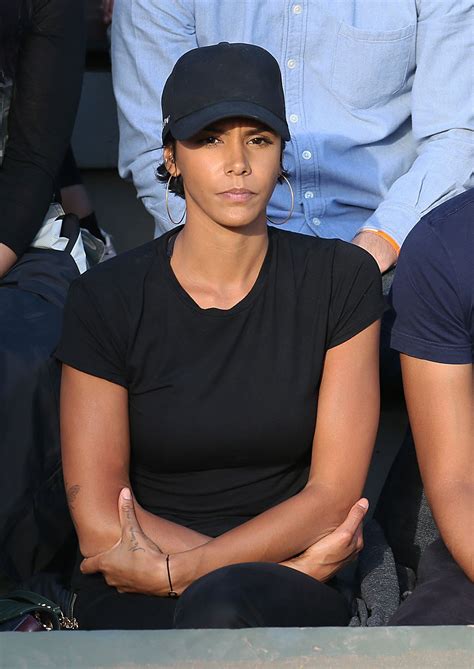 Retrouvez toute l'actualité de shy'm sur son site officiel. SHY'M at 2017 French Open at Roland Garros in Paris 05/06 ...