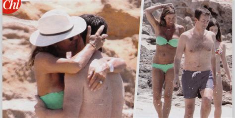 Con l'esempio, che secondo me è più importante della presenza per i figli, soprattutto adesso che mi piacerebbe! Cristina Parodi e suo marito Giorgio: vacanze bollenti a ...