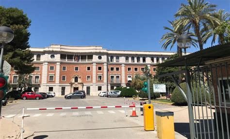 En valencia, provincia de valencia, encontramos la dirección calle de la casa misericordia. La Misericordia: Un alumno de 3º de la ESO hiere con un ...