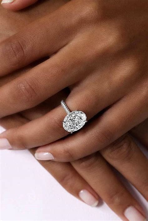 A modified version of the popular round brilliant cut, the oval cut diamond has characteristics similar to the round cut. 30 Oval Engagement Rings That Every Girl Dreams | Oh So ...