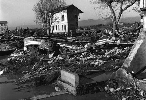 Permet d'éclairer les circonstances météorologiques qui précédent la rupture du barrage de. RETRO. En décembre 1959, le barrage de Malpasset cédait à ...