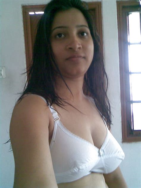 How do we know they're the hottest? A nepali girl leaking her pussy - Xxx Homegirls