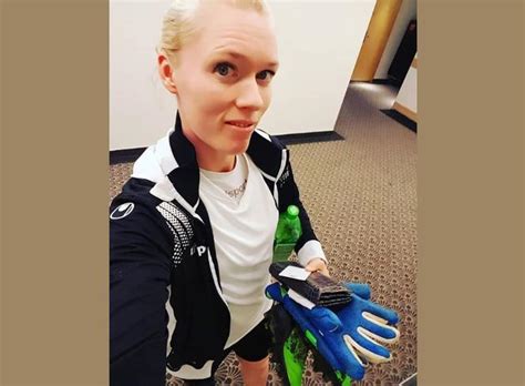 The latest tweets from @hedvig_lindahl Seksowna bramkarka-lesbijka dostała POTWORNĄ groźbę ...