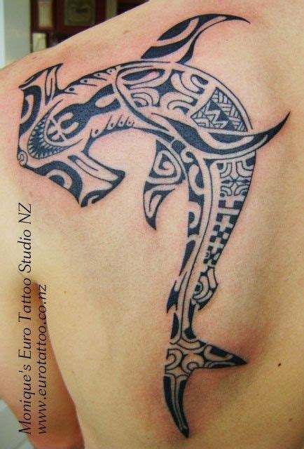 Legend has it that they having a tribal shark tattoo is a great way to connect with the spiritual energy of the fearsome. Hammerhead shark tattoo #maoritattoosdesigns | Tattoos ...