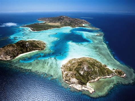 Island synonyms, island pronunciation, island translation, english dictionary definition of island. Lizard Island — Yacht Charter & Superyacht News