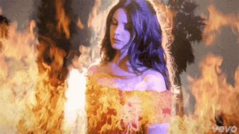 Lana del rey's long path to independence. Lana Del Rey Fire GIF - LanaDelRey Fire Vevo - Discover & Share GIFs in 2020 | Lana del rey ...